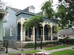 (above) this is the house that i coveted and took photos of back in 2008 when i was in new orleans for my annual december trip to visit best of friend ff and her family for their spectacular holiday festivities. New Orleans Style Homes Hgtv