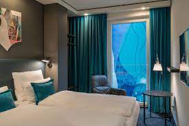 Partners who toss and turn or have a bedhog can sleep peacefully on a king mattress.families with children who sleep with their parents need this. Hotel Berlin Alexanderplatz Motel One Design Hotels Berlin Alexanderplatz