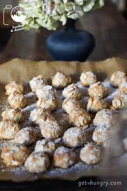 Italienisches Keksgefluster Mit Mandeligen Mandorlini Kugeln Get Hungry Italienische Mandelkekse Kekse Backen Rezept Weihnachten Kekse Backen