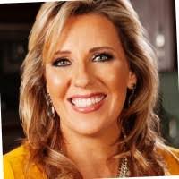 Andrea Mull's Instagram, Twitter & Facebook