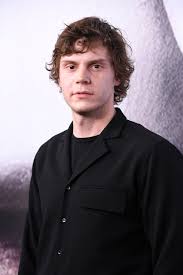 So it's after dark phoenix and. Who Plays Peter Maximoff Quicksilver In X Men Dark Phoenix The Entire Cast Of X Men Dark Phoenix From Sophie Turner To Michael Fassbender Popsugar Entertainment Photo 10