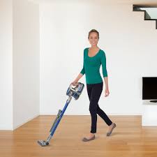 Mit diesem flexiblen multitalent befreien sie möbel, autositze, teppichböden. Cleanmaxx Akku Staubsauger Rotierende Bodenduse Laufzeit Max 40min Inkl Zubehor Qvc De