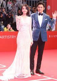 Yoonas Red Carpet Dress Revealed A Clear Outline Of Her Butt, Everyone  Stared - Koreaboo