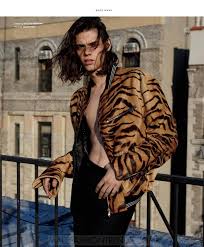Erin Mommsen Por David Roemer Para Essential Homme Moda Ropa Hombre Vestimenta Hombre Ropa De Hombre