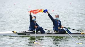 Se disting și sunt atestate trei rădăcini multinaționale, fiecare cu o variantă nu prea mult deosebită de handbalul consacrat și practicat astăzi. Odzv3bmkiyr 7m