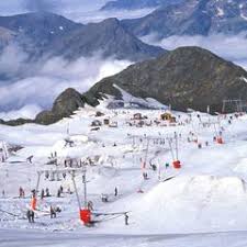Tout savoir sur l'enneigement à les deux alpes mais aussi la météo de les deux alpes. Les 2 Alpes Ski Resort Resort And Ski Area Overview