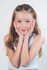 Isabella Arroyo's Instagram, Twitter & Facebook