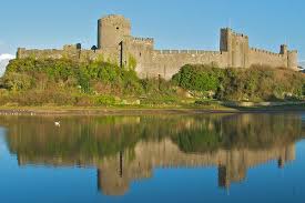 Em média, os voos para país de gales custam 285 €/pessoa. Pembroke Castle In Wales Castles In Wales Pembroke Castle Castle