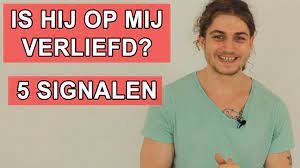 Hij zoekt niet alleen contact als het goed gaat, hij is er ook voor je als je een baaldag hebt. Is Hij Verliefd Op Mij Test T Met Deze 5 Kenmerken En Signalen Kom Erachter Of Hij Je Leuk Vindt Youtube