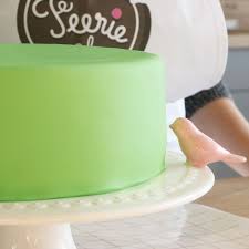 Pate A Sucre Prete A Derouler Master Roll Vert Feerie Cake Recette De Ganache Recette Ganache Chocolat
