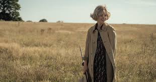 Avec ralph fiennes, carey mulligan, lily james. The Dig S Onscreen Style Carey Mulligan Lily James