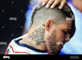 Cuello hi-res stock photography and images