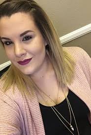 Taryn Wallis's Instagram, Twitter & Facebook