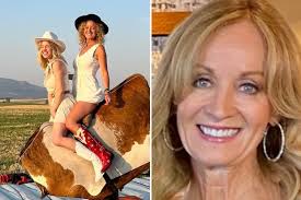 Lisa Mudd's Instagram, Twitter & Facebook