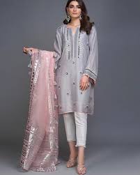 Sabs Boutique On Instagram Kataan Silk Luxury Outfits Available To Order Deliver In 2020 Stylish Dress Designs Pakistani Fashion Party Wear Pakistani Dresses Casual