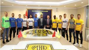 Son dakika ankaragücü haberlerini buradan takip edebilirsiniz. 15 Neue Auf Einen Streich Transferreicher Deadline Day Fur Mke Ankaragucu Transfermarkt