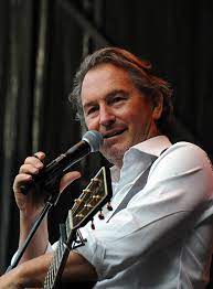 Februar 1952 in rätan, jämtlands län) ist ein schwedischer sänger, komponist, textautor, gitarrist und musikproduzent. Tomas Ledin Wikipedia
