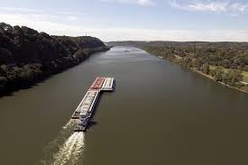 Перевод слова river, американское и британское произношение, транскрипция, словосочетания, однокоренные слова, примеры использования. Good River Stories Of The Ohio