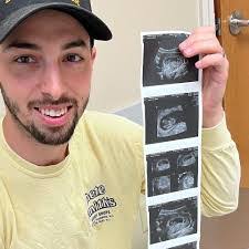 Ellen Benish's Instagram, Twitter & Facebook