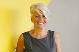 Ob pixie cut, garcon schnitt oder undercut: Frisuren Und Stylingtipps Fur Graue Und Weisse Haare Bildderfrau De