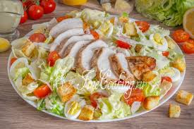 как приготовить салат цезарь с курицей в домашних условиях Salat Cezar S Kuricej Recept Salat Cezar S Kuricej Eda Salat Cezar