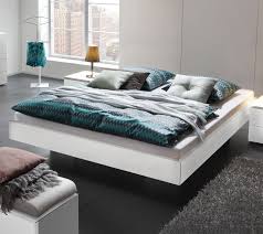 Paletten bett 140x200 europaletten selber bauen. Moderne Liege Ohne Kopfteil In Schwebender Optik Cesena