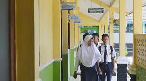 Seragam smp di indonesia pada umumnya yaitu atasan putih dengan bawahan biru. Jarang Diperhatikan Ini Filosofi Seragam Sekolah Yang Perlu Kamu Ketahui Hot Liputan6 Com
