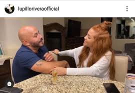 Belinda graba a christian nodal ayudando a niños ambulantes video. Lupillo Rivera Shows Off His Girlfriend And They Find Her Similar To Shakira And Rosie Rivera Video English Mundo Hispanico