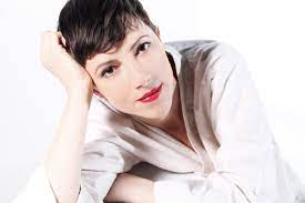 L Interview Chantal Lehmann Voyageuse Masseuse Hors Pair Et Consultante Cosmetique Nous Livre Ses Secrets Beaut Secrets De Beaute Beaute Beaute Bien Etre