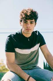 Emery kelly age, height, net worth, wiki, and bio: Emery Kelly Biography Height Life Story Super Stars Bio