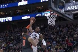 He consistently brought out good dunks and most of. Watch Jazz Star Donovan Mitchell Slams One Handed Dunk Over Magic 7 Footer Upi Com