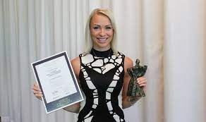 Annimari korte, l'athlète allergique a presque toute la nourriture. Annimari Korte Vuoden Positiivisin Suomalainen 2020 Laju Fi