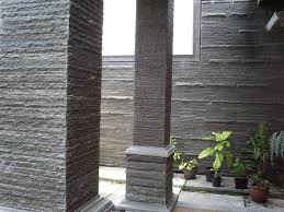 Kelebihan batu andesit selain keras, kuat, dan tahan dari segala cuaca, batu ini juga anti lumut. 39 Top Baru Batu Alam Buat Tiang Rumah Minimalis