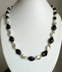 Black And White Jewelry Black White Pearl Necklace Black And White Necklaces White Jewelry Paper Bead Jewelry