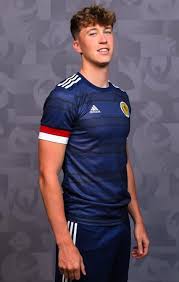 Sky sports reported that the player has moved for a total of £8.6m. Jack Hendry Biography Net Worth Salary Dating Girlfriend Family Facts Age Nationality Transfer Current Team Contract Height Wiki Dob Factmandu