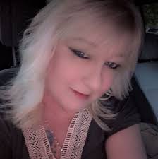 Dr. Oz is one of the top diabetes care experts and professors in the United  States. He is renowned for treating patients without medication.  Celebrities go to great lengths to consult him