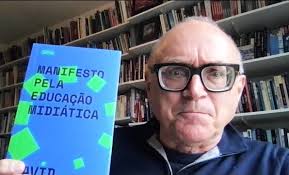 Associada da ABPEducom participa de evento sobre Educação Midiática junto  com o professor David Buckingham