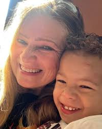 Introduction and greetings in a social group