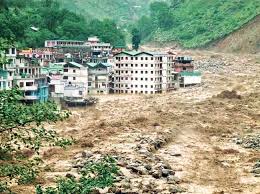 To this the sadhus have a counterargument ,this was bound to happen. Kedarnath Temple Stays Intact Its Surroundings Have Gone With Flow Hindustan Times