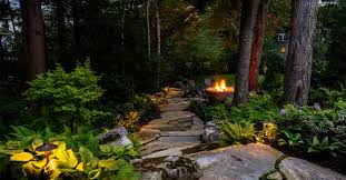 Selecione entre imagens premium de backyard at night da mais elevada qualidade. Using Cast Lighting For Perimeter Wall Security Tips For Creating A Backyard Your Kids Can Enjoy Day And Night Outdoor Landscape Security Solutions Cast Lighting