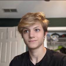 Derrick Arndt's Instagram, Twitter & Facebook