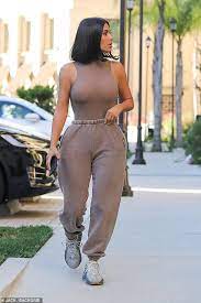 The outfit emphasized her hourglass figure and. Pin On Celebs