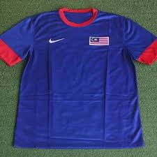 Kata 'nike' berasal dari mitologi yunani yang digambarkan sebagai sosok bersayap. Jual Jersey Timnas Malaysia Away Aff 2014 Biru Retro Dryfit Semi Go Lokal Biru S Kota Surabaya Graha Jersey Tokopedia