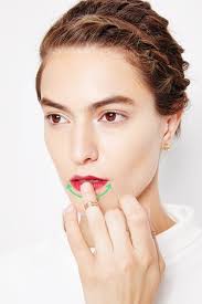 3 cách trang điểm bằng tay vẫn tạo nên vẻ ngoài hút hồn