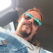 How to prevent window AC units from freezing in a walk-in cooler barn?