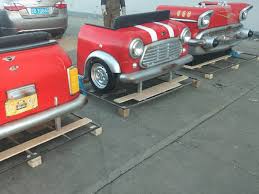 Project in cooperation with roland pikkmaa. Industrial Retro Front Face Car Sofa Pink Red Color Vintage Classic Car Shaped Sofa For Net Bar Home Bar Cafe Shop
