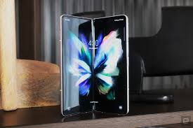 The s pen seems tucked into a case wrapped around the z fold 3 that indicates how samsung may have solved the where to put the stylus in a foldable phone conundrum. Grb0bxipg8egem