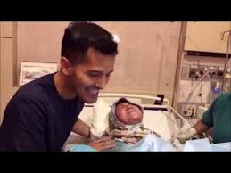 Dua orang usahawan kosmetik ini iaitu dato aliff syukri dan nur sajat. Isteri Dato Aliff Syukri Terlajak Laris Melahirkan Anak Youtube