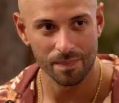 PerfectMatch Something about Izzy was OFF every time he was in the house.  Idk if it was the alcohol or……👀