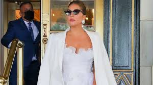 Jun 03, 2020 · priyanka chopra: Mega Auftritt Lady Gaga Bezaubert Im Brautkleid Style Promiflash De